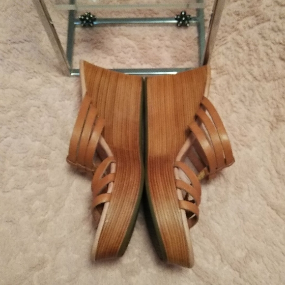 UGG Wedges - Picture 3 of 7